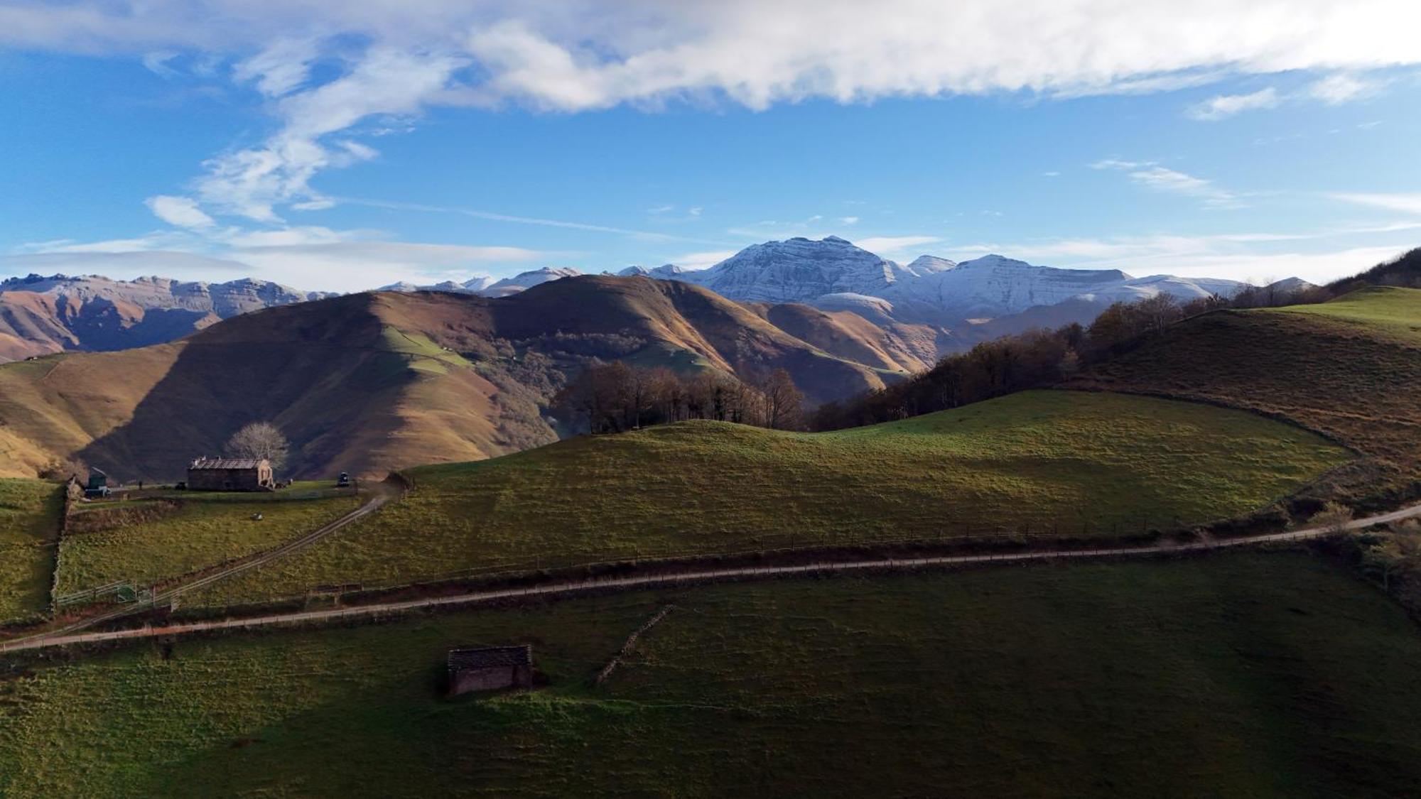 La Cabana Mirador De Los Valles Pasiegos Vega de Pas Exteriör bild