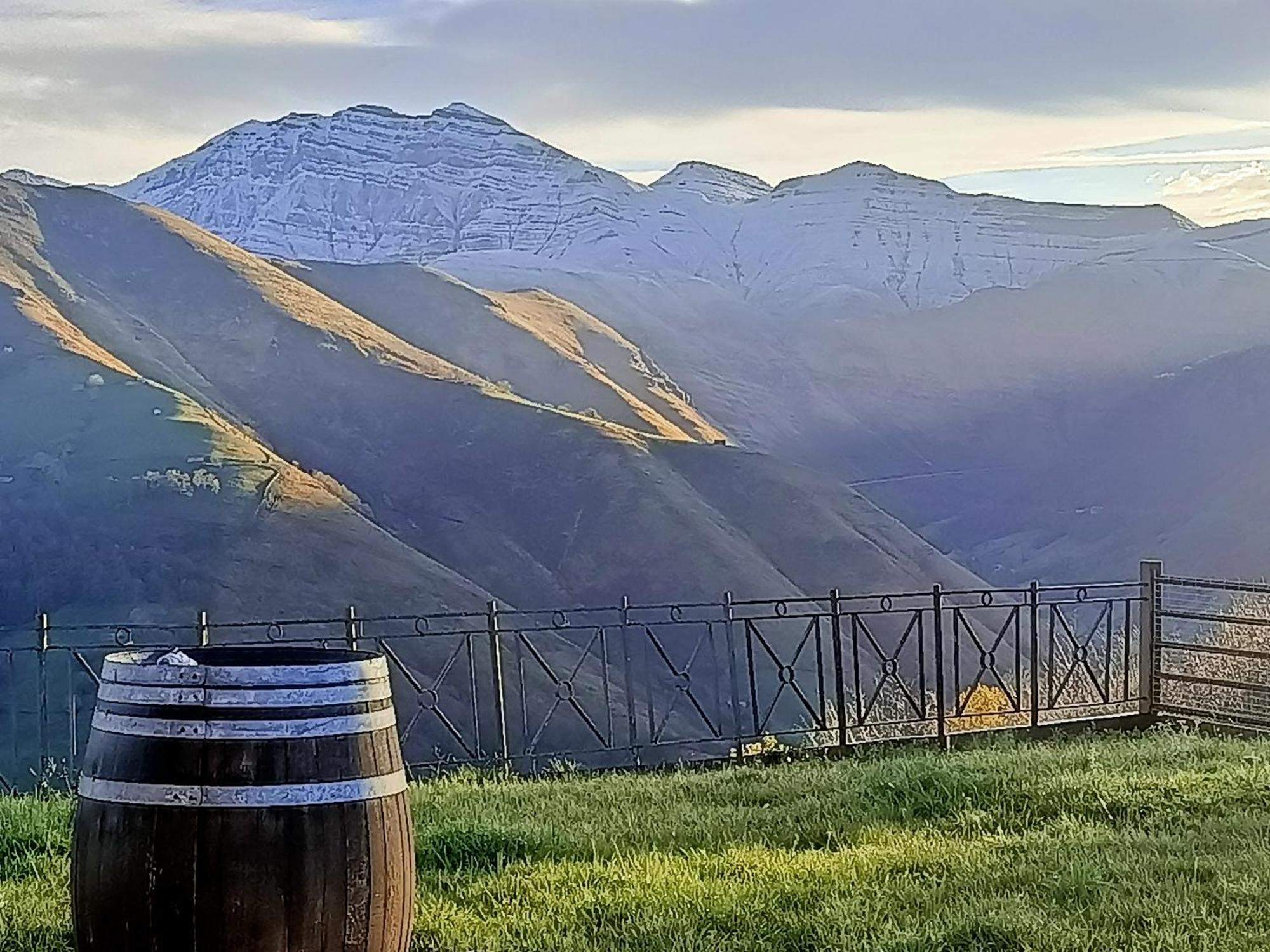 La Cabana Mirador De Los Valles Pasiegos Vega de Pas Exteriör bild