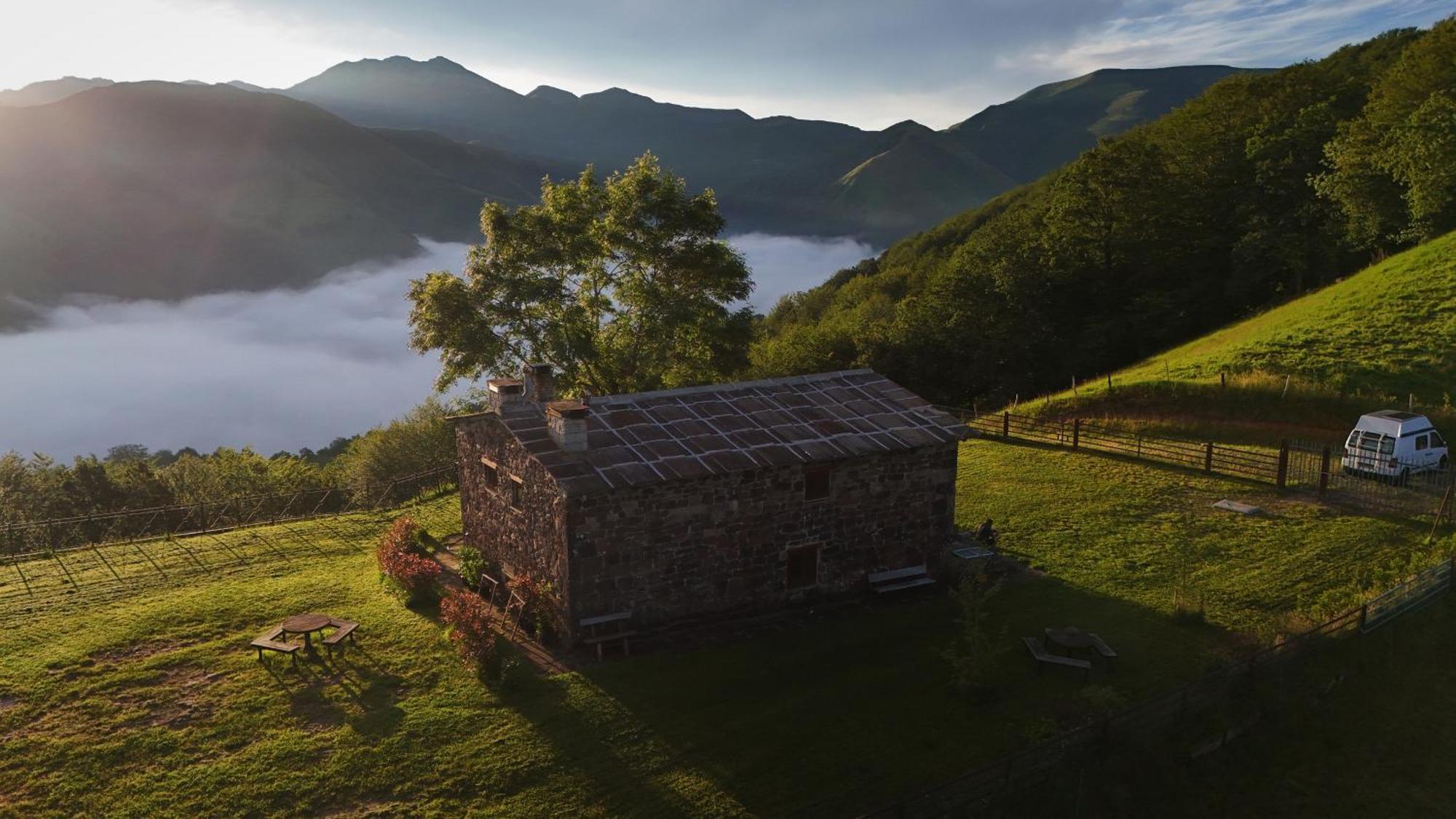 La Cabana Mirador De Los Valles Pasiegos Vega de Pas Exteriör bild